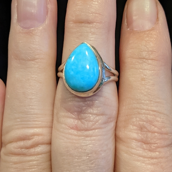 Arizona Mohave Turquoise .925 Silver Ring, size 6. - Picture 2 of 8